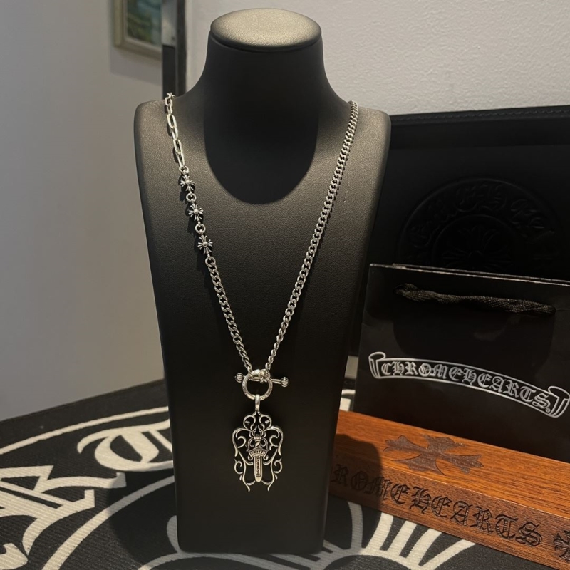 Ch*0me He**ts necklaces